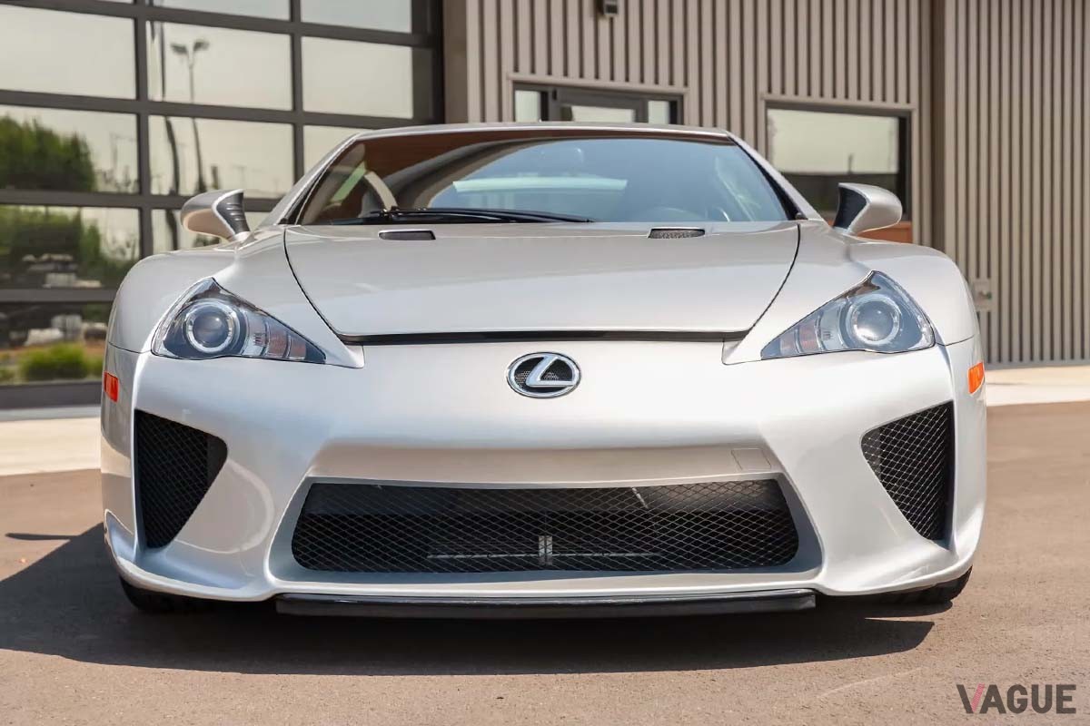 海外オークションサイトに登場した2012年式レクサス「LFA」