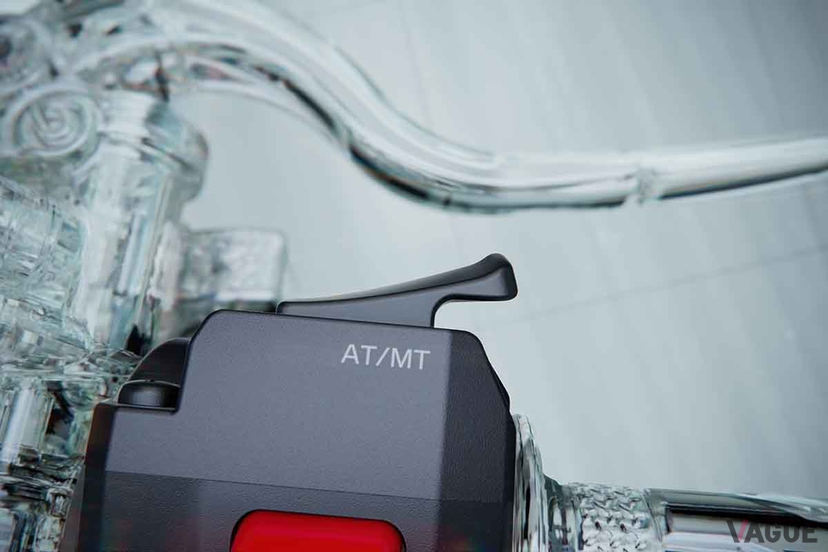 クラッチレバーおよびシフトペダルを廃した新開発の自動変速トランスミッション「Y-AMT」