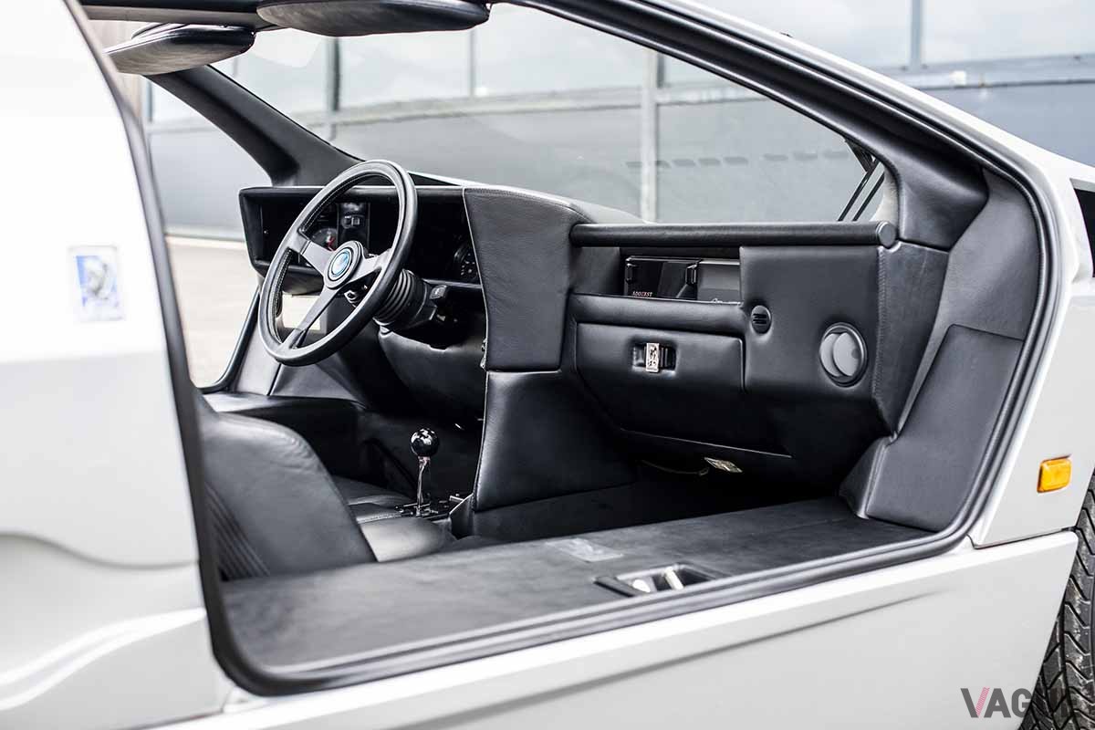 オークションに登場した1991年製イズデラ「インペレーター108iシリーズII」Remi Dargegen ©2024 Courtesy of RM Sotheby's