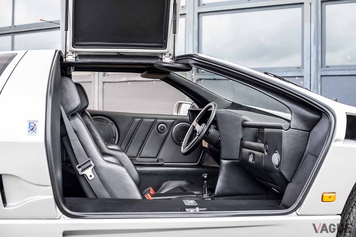 オークションに登場した1991年製イズデラ「インペレーター108iシリーズII」Remi Dargegen ©2024 Courtesy of RM Sotheby's