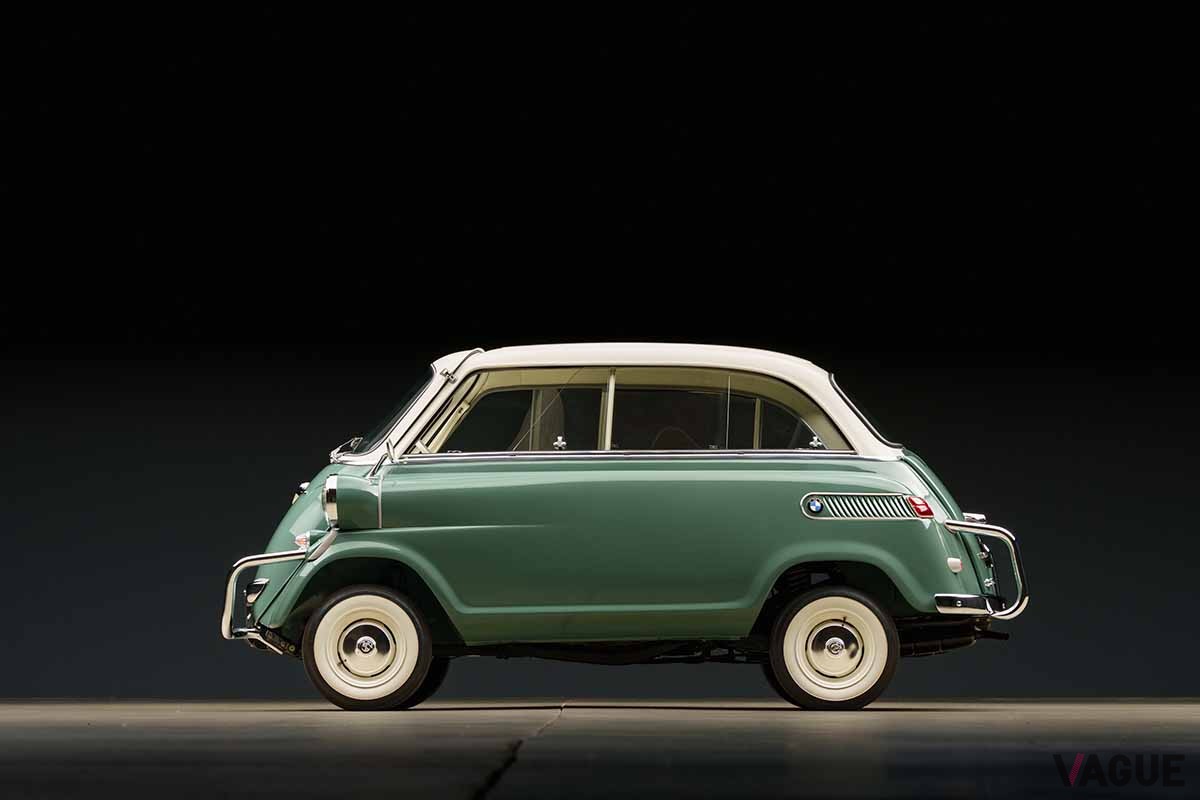 オークションで落札された1959年製BMW「600」Josh Bryan ©2024 Courtesy of RM Sotheby's
