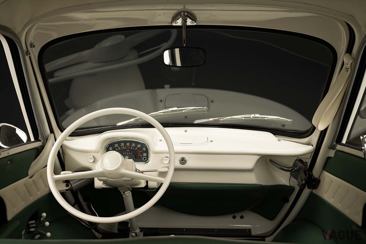 オークションで落札された1959年製BMW「600」Josh Bryan ©2024 Courtesy of RM Sotheby's