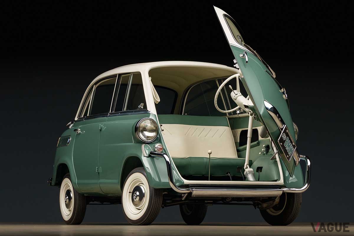 オークションで落札された1959年製BMW「600」Josh Bryan ©2024 Courtesy of RM Sotheby's