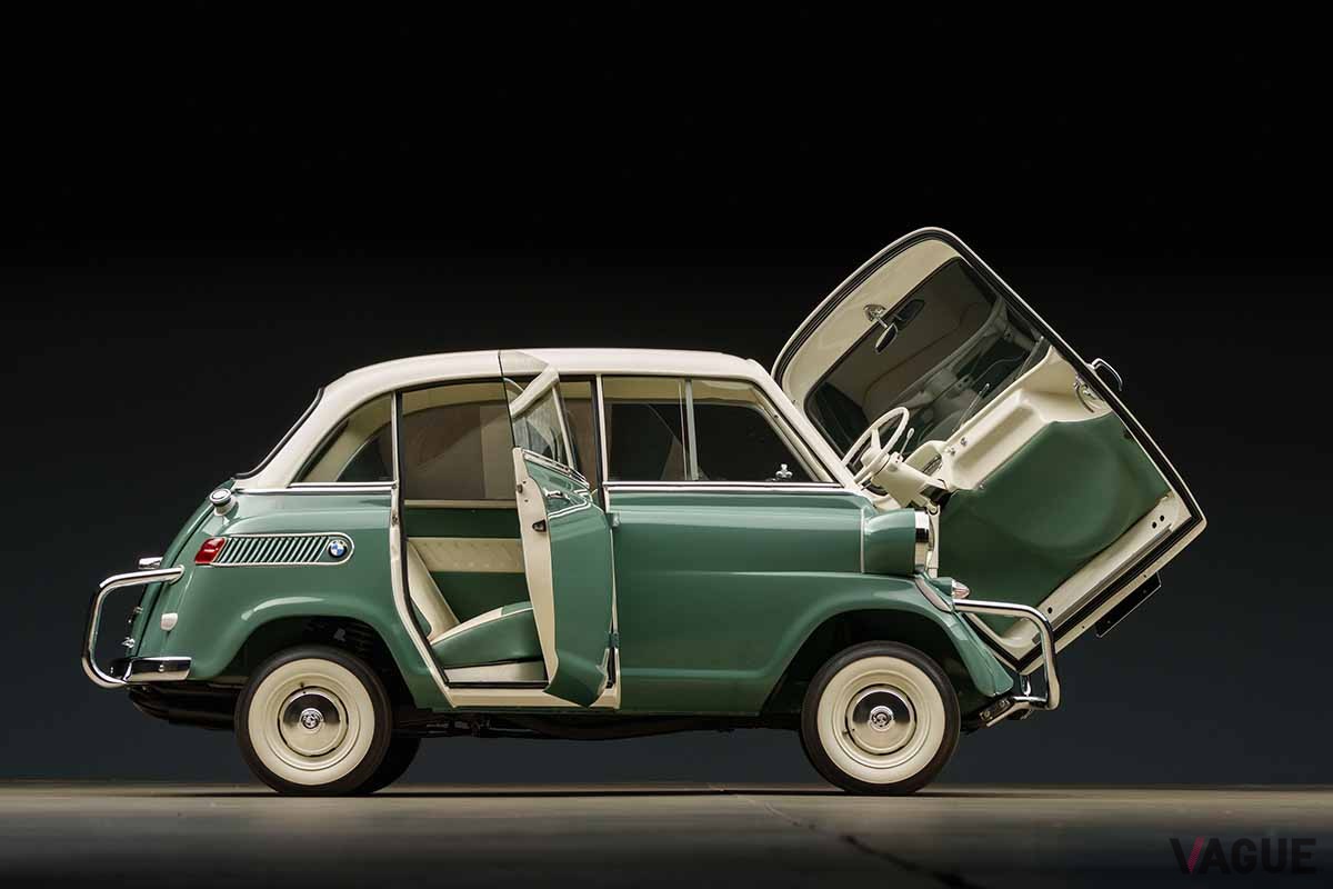 オークションで落札された1959年製BMW「600」Josh Bryan ©2024 Courtesy of RM Sotheby's
