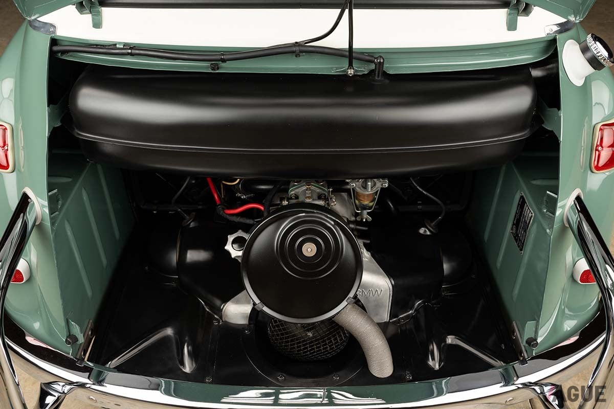 オークションで落札された1959年製BMW「600」Josh Bryan ©2024 Courtesy of RM Sotheby's