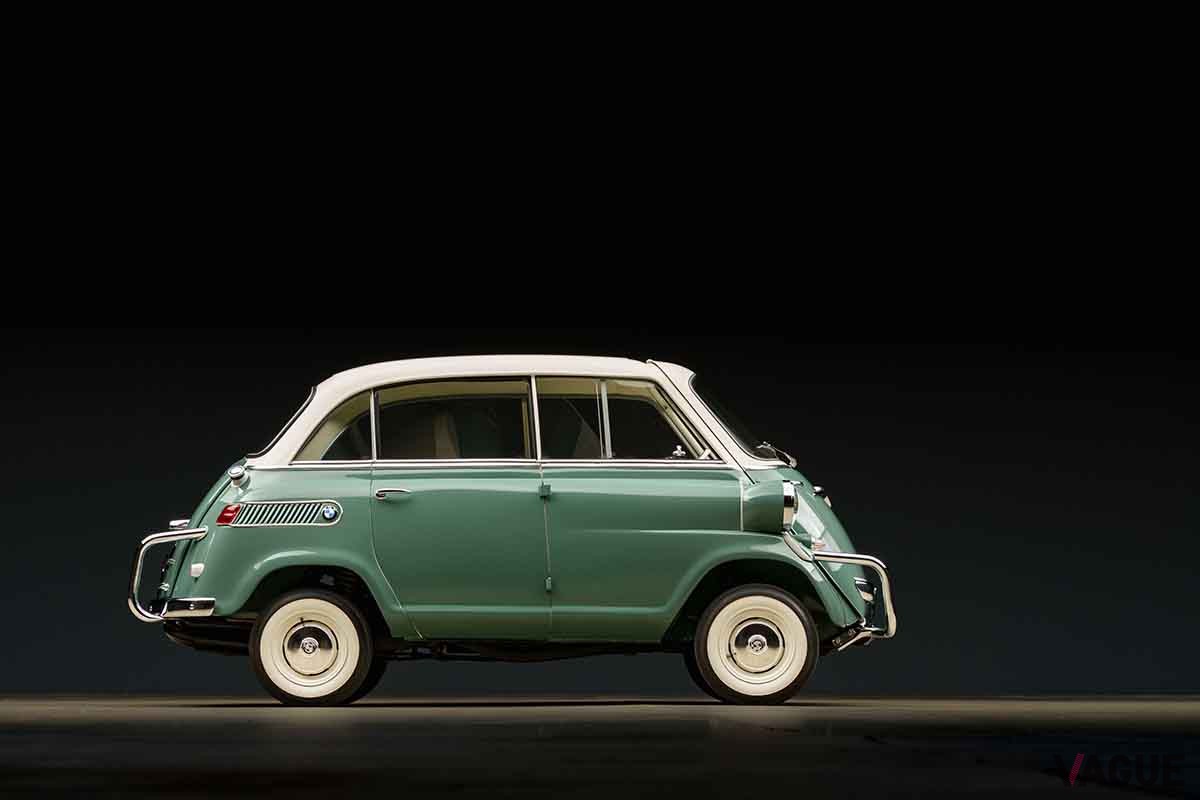 オークションで落札された1959年製BMW「600」Josh Bryan ©2024 Courtesy of RM Sotheby's
