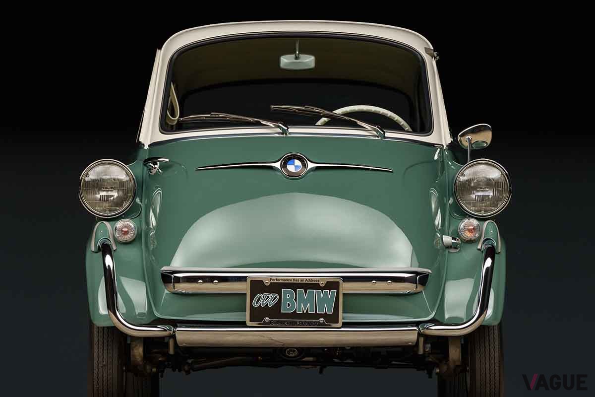 オークションで落札された1959年製BMW「600」Josh Bryan ©2024 Courtesy of RM Sotheby's