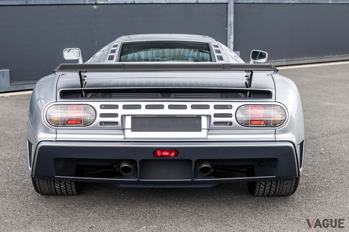 オークションに登場した1993年式ブガッティ「EB110 SS プロトタイプ」Remi Dargegen ©2024 Courtesy of RM Sotheby's