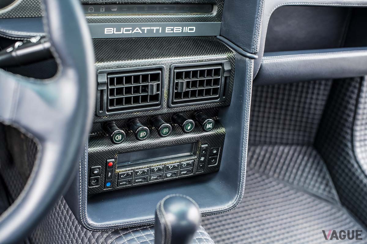 オークションに登場した1993年式ブガッティ「EB110 SS プロトタイプ」Remi Dargegen ©2024 Courtesy of RM Sotheby's