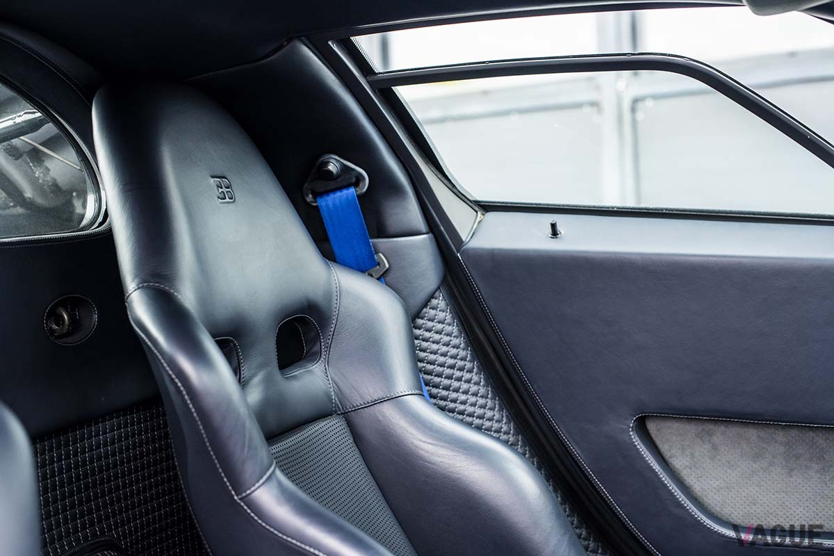 オークションに登場した1993年式ブガッティ「EB110 SS プロトタイプ」Remi Dargegen ©2024 Courtesy of RM Sotheby's