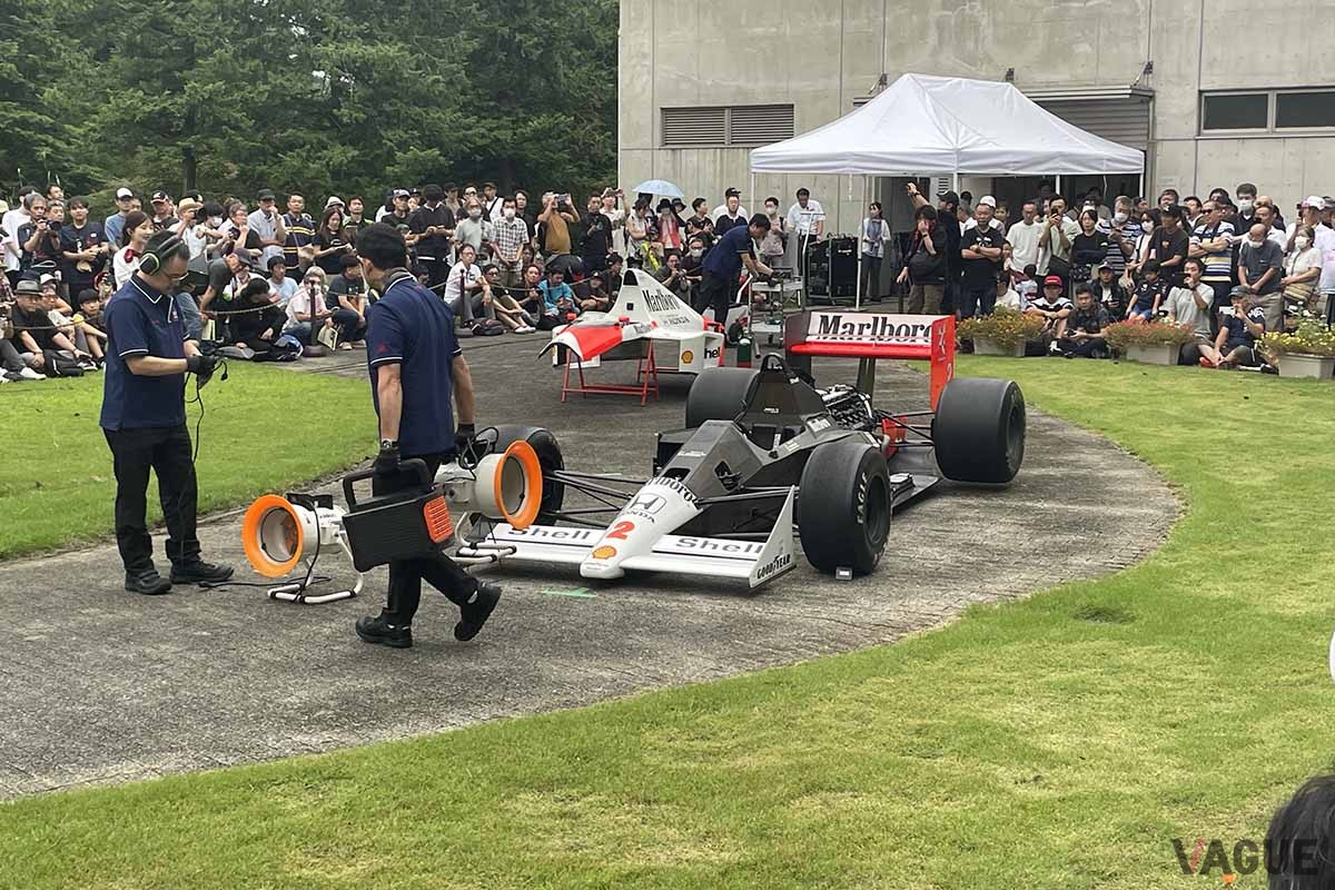 2024年9月21日、「道の駅もてぎ」で展示された伝説のマクラーレンホンダのF1マシン「MP4/5B」