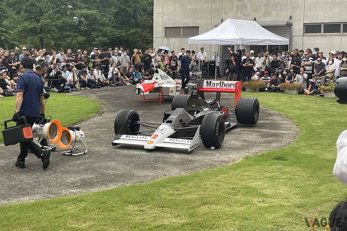 2024年9月21日、「道の駅もてぎ」で展示された伝説のマクラーレンホンダのF1マシン「MP4/5B」