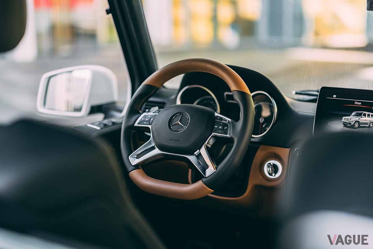 オークションに登場した2018年製「メルセデス・マイバッハG650ランドレー」のインテリアStephan Bauer ©2024 Courtesy of RM Sotheby's