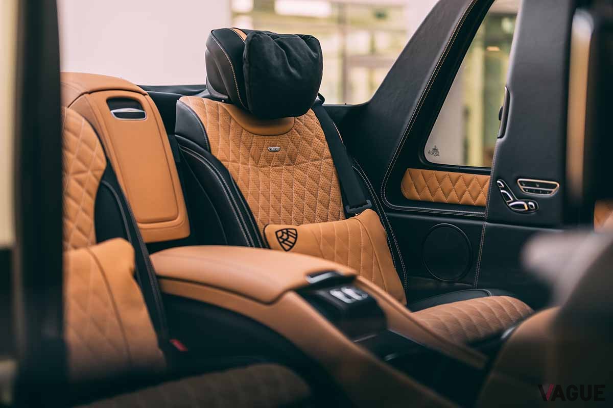 オークションに登場した2018年製「メルセデス・マイバッハG650ランドレー」のインテリアStephan Bauer ©2024 Courtesy of RM Sotheby's