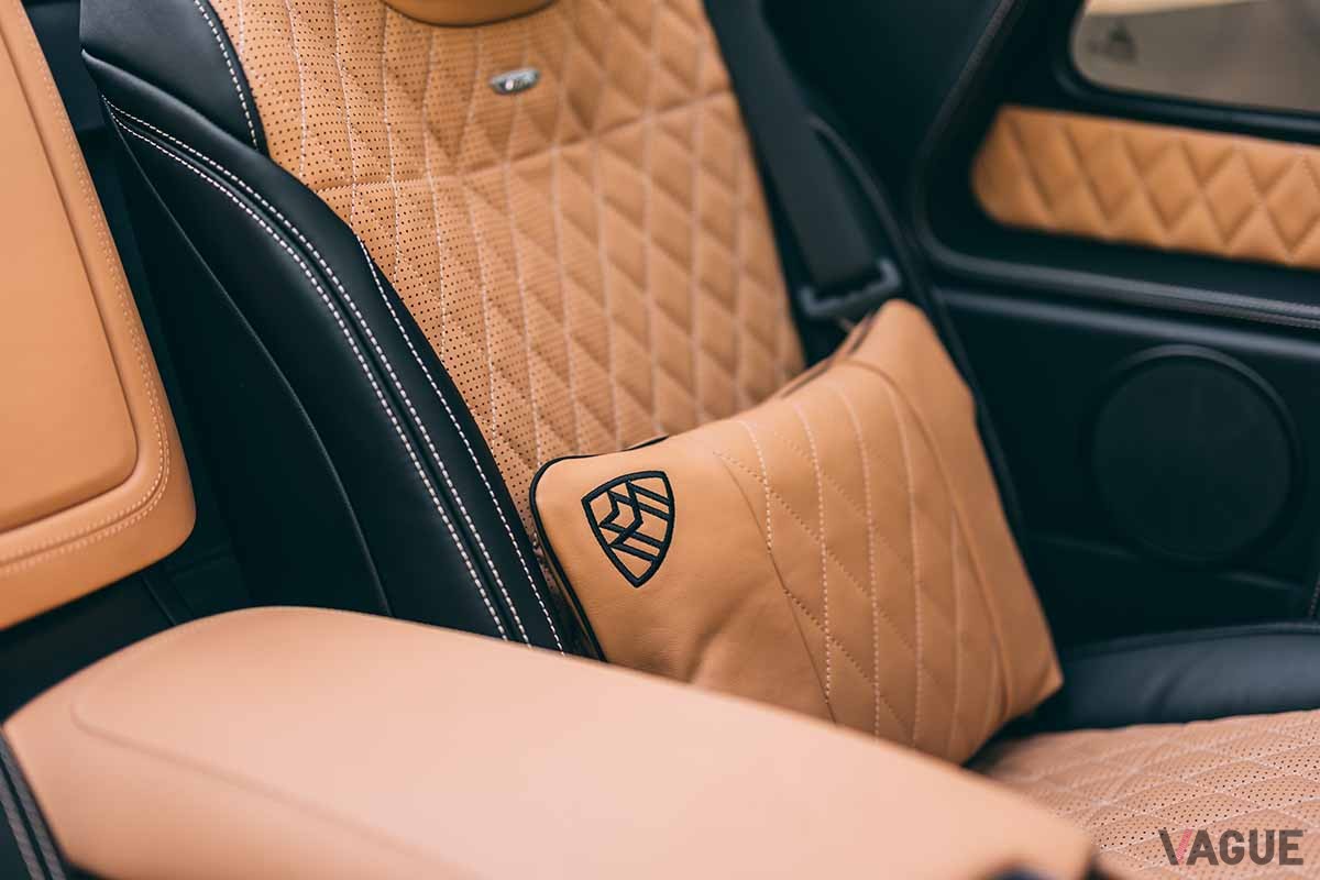 オークションに登場した2018年製「メルセデス・マイバッハG650ランドレー」のインテリアStephan Bauer ©2024 Courtesy of RM Sotheby's