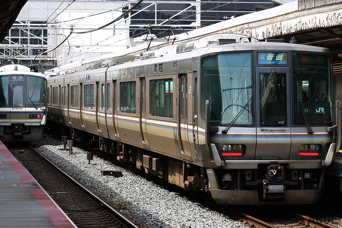 日本全国のJR線・普通車自由席に3日間乗り放題のきっぷ「秋の乗り放題パス」が販売中だ