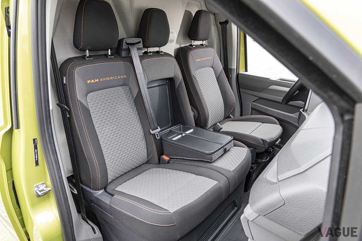 世界初公開されるVW新型「トランスポーター」のインテリア