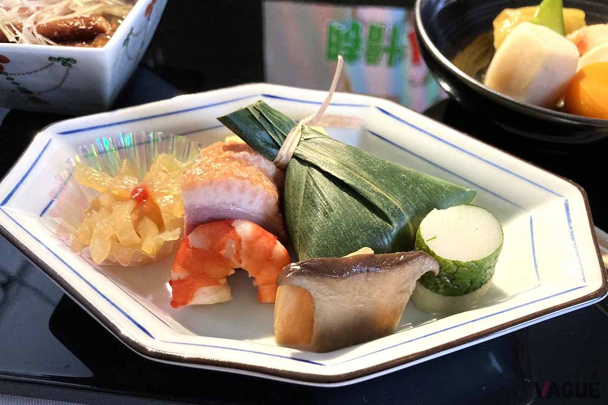 ラウンジの食事