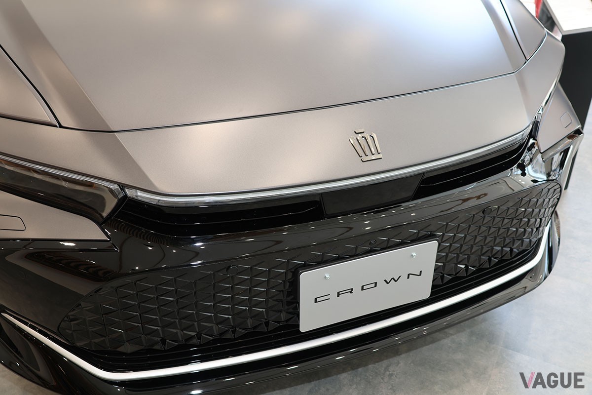 「THE CROWN」店専売の特別仕様車第1弾「クラウン・クロスオーバー RS“アドバンスド・ザ リミテッド マットメタル”」ｚ