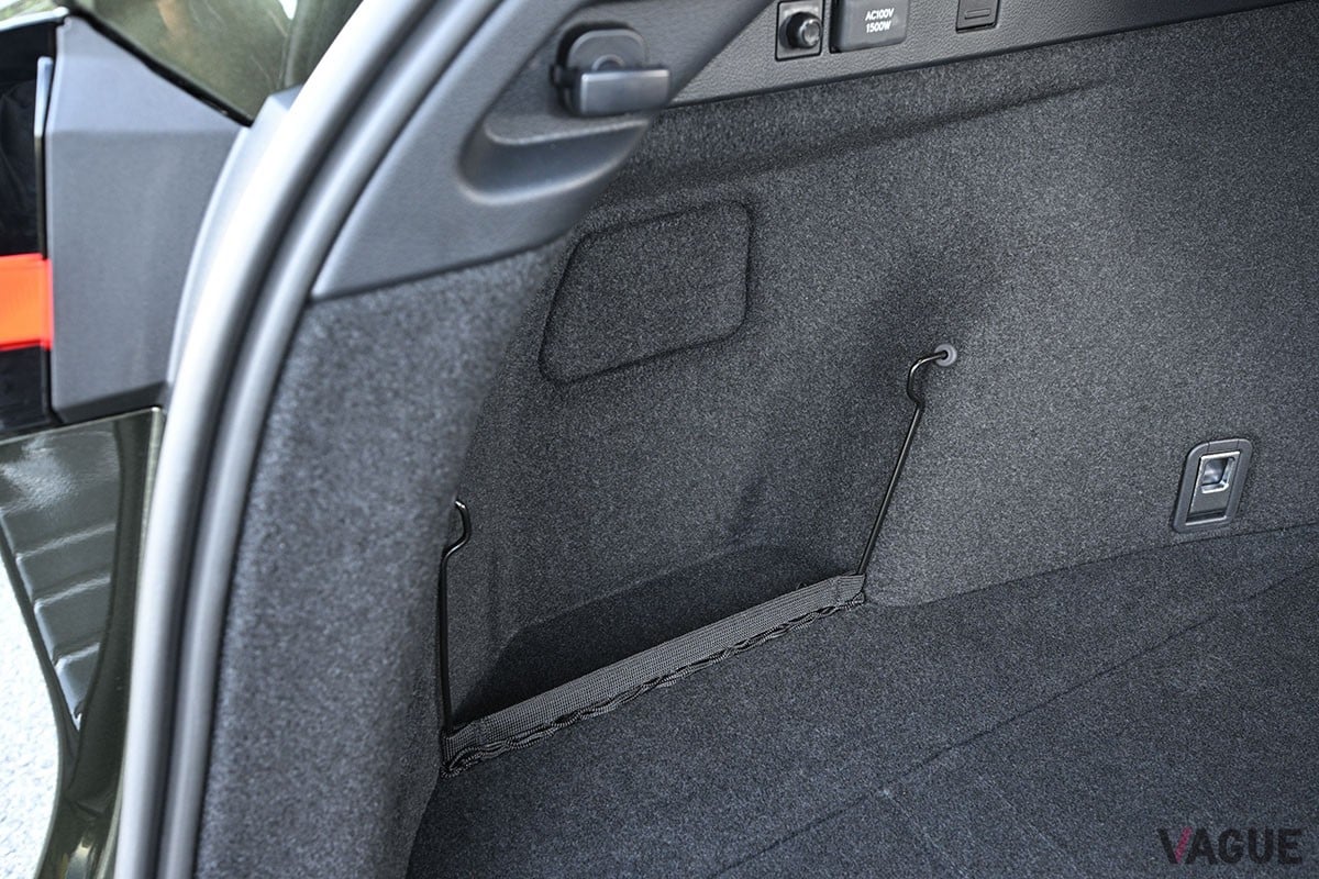 適度なボディサイズながら使いやすいラゲッジスペースを有しており、快適なゴルフ旅を楽しめるレクサス「NX」