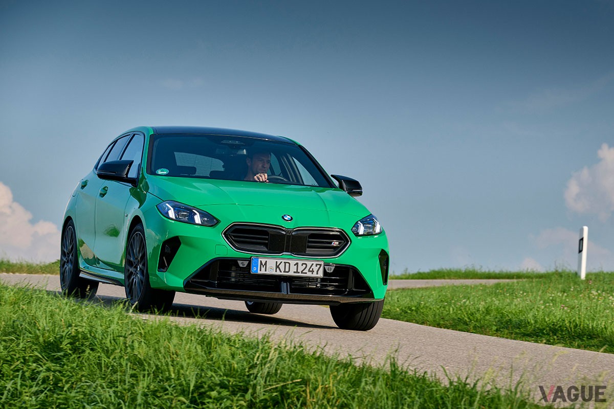 BMW新型「M135i xDrive」