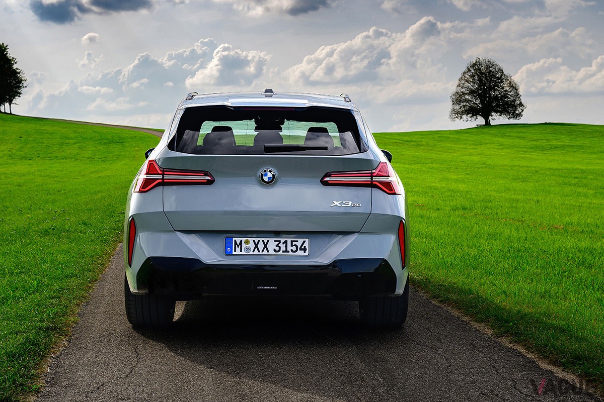 BMW新型「X3 20 xDrive Mスポーツ」