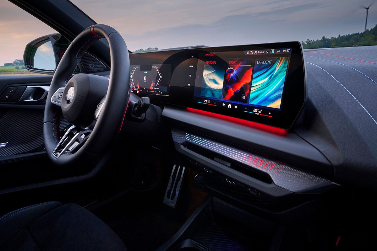 BMW新型「M135i xDrive」
