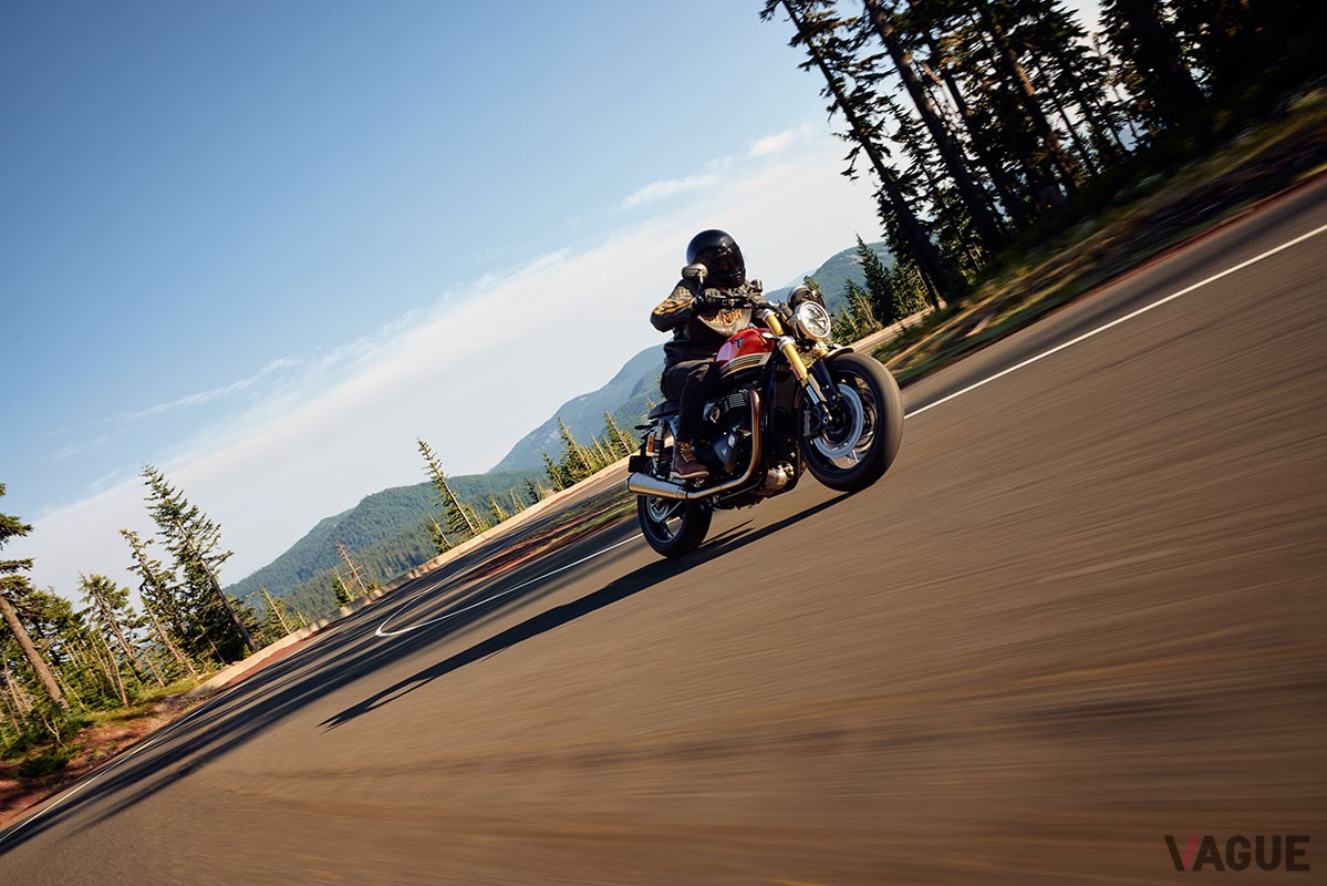 トライアンフ新型「スピードツイン1200RS」