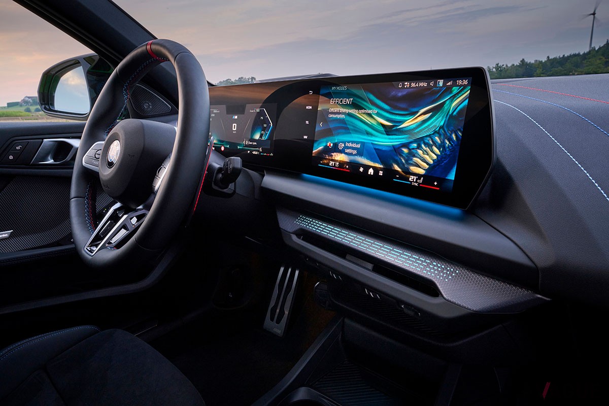 BMW新型「M135i xDrive」
