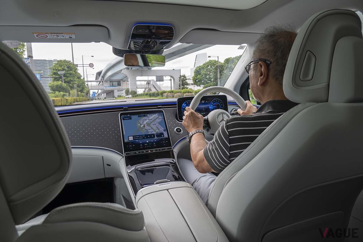 メルセデス・ベンツの新型EV「EQE SUV」のインテリア