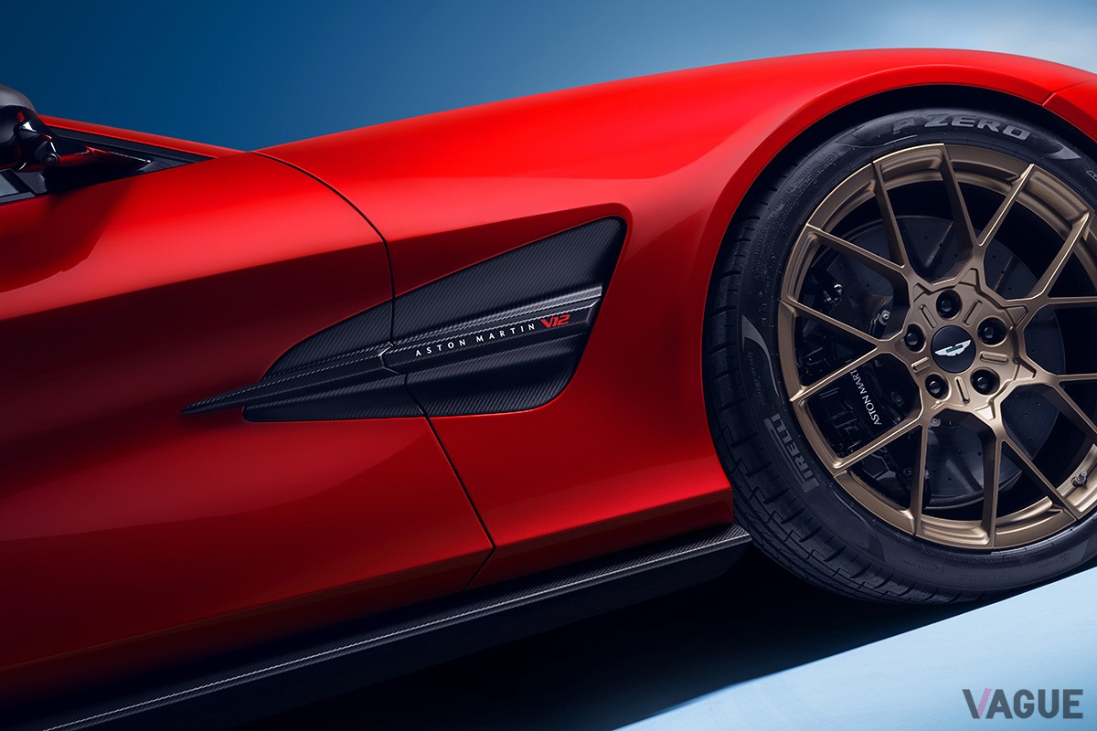 世界初公開されたアストンマーティン新型「ヴァンキッシュ」