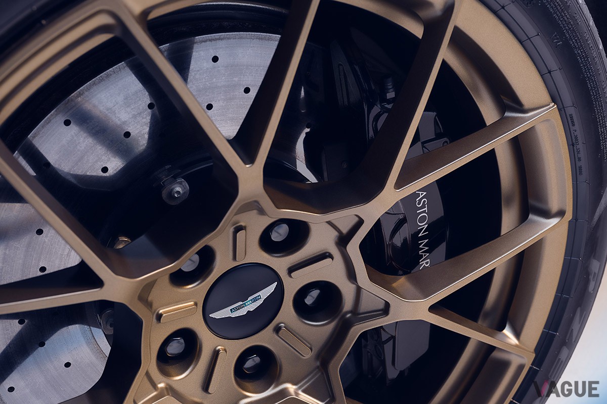 世界初公開されたアストンマーティン新型「ヴァンキッシュ」