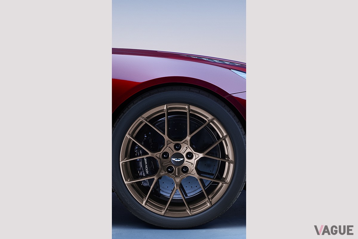 世界初公開されたアストンマーティン新型「ヴァンキッシュ」