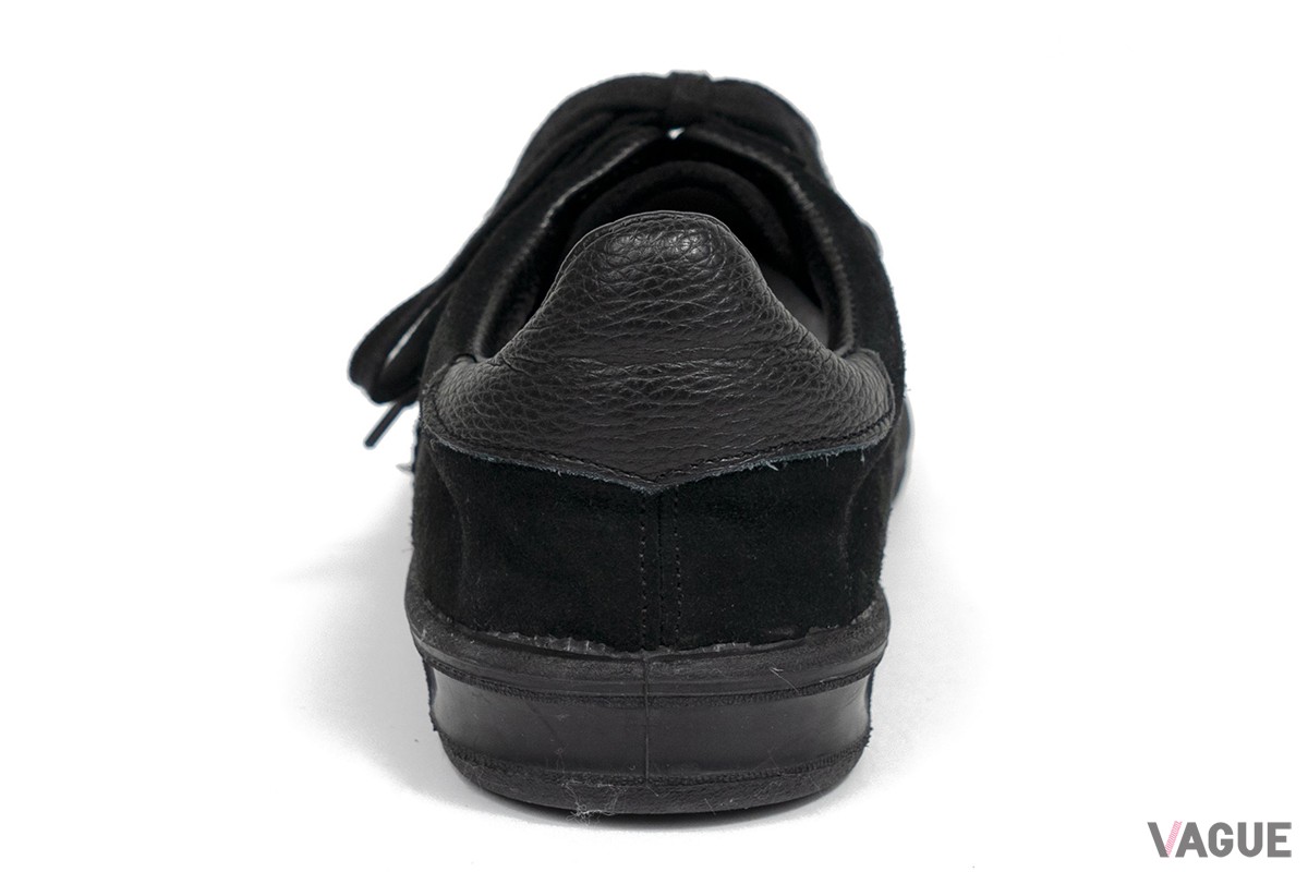 TRIPLE BLACK