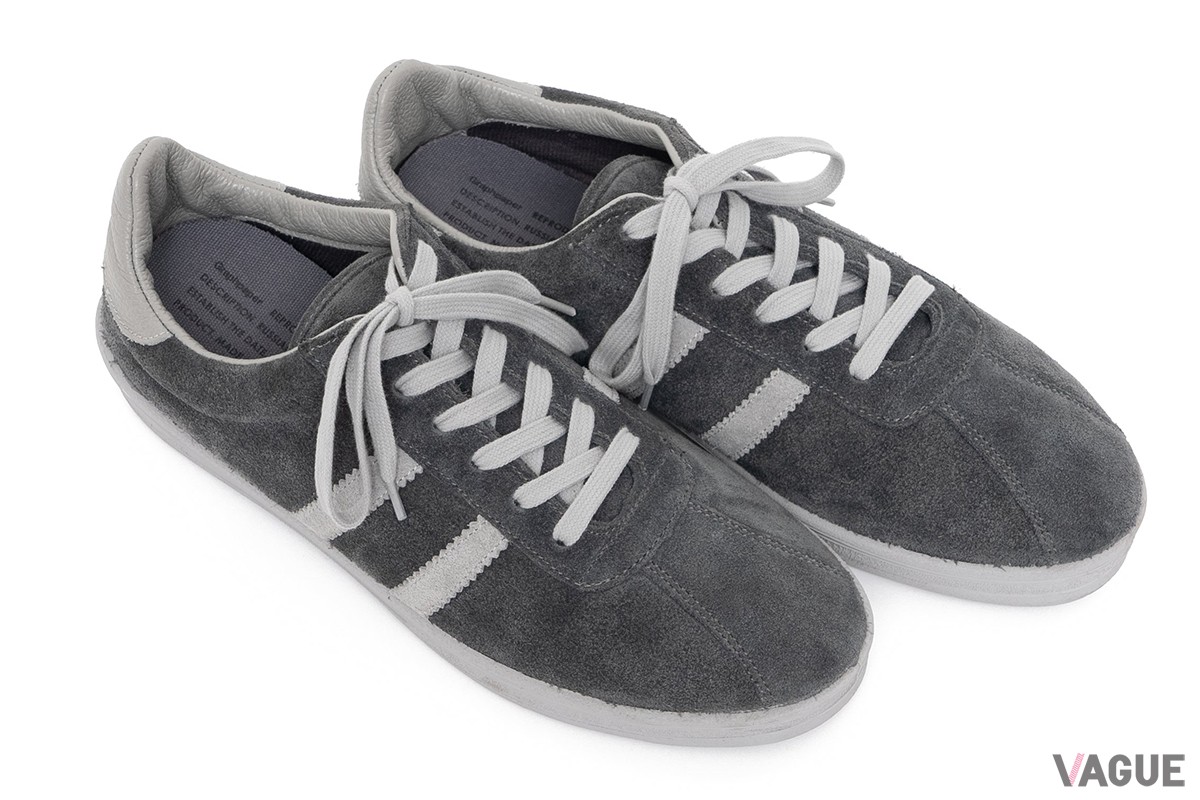 GRAY