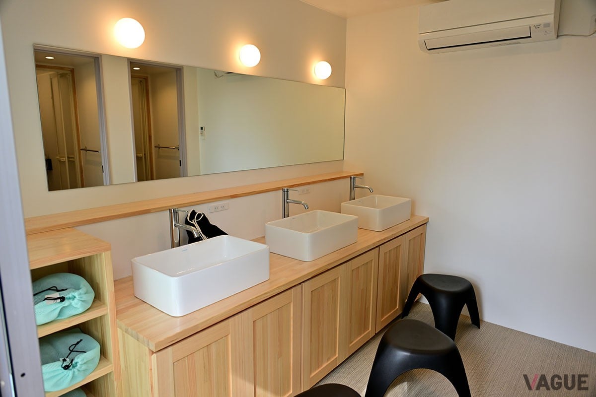 目の前がサーキットという非日常空間が楽しめる「RECAMP FUJI SPEEDWAY AREA／100R」