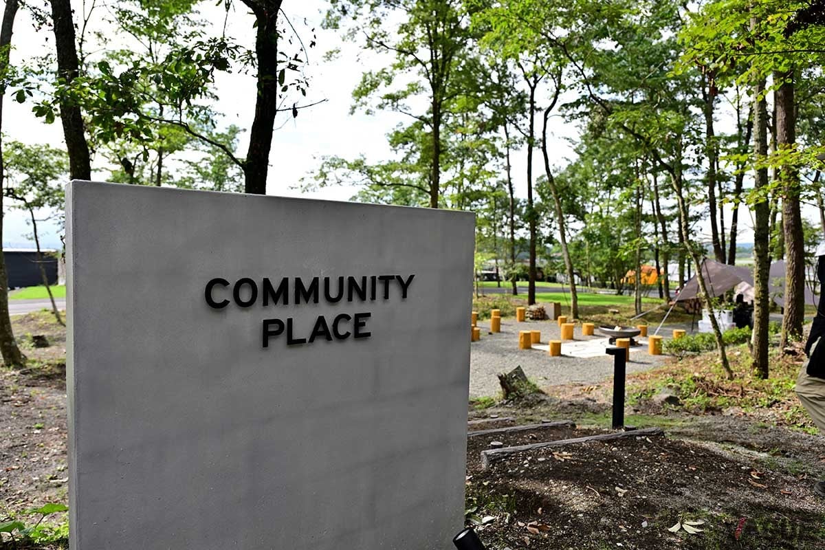 目の前がサーキットという非日常空間が楽しめる「RECAMP FUJI SPEEDWAY AREA／100R」