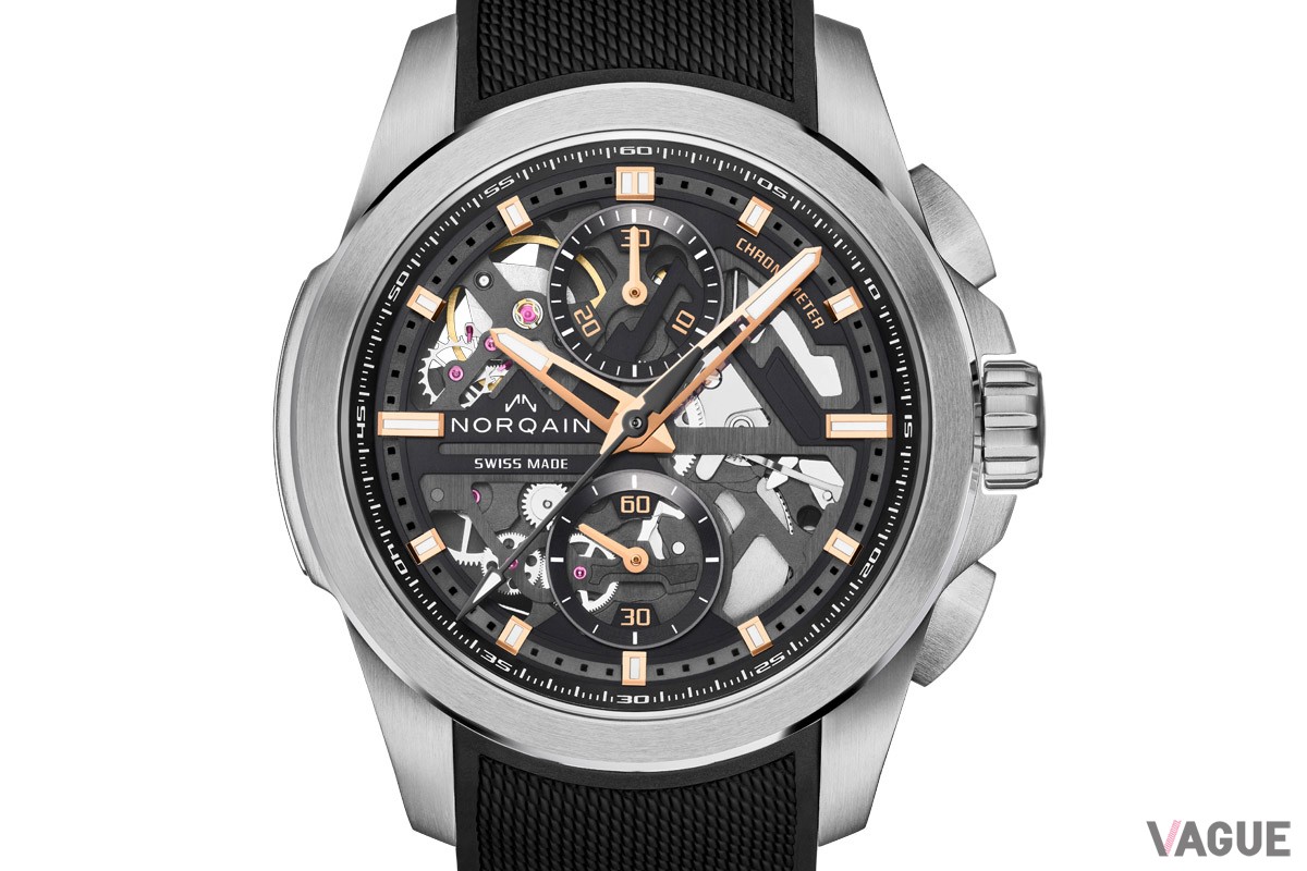 「インディペンデンス スケルトン クロノ 42mm スティール」にはラバーストラップのバリエーションも