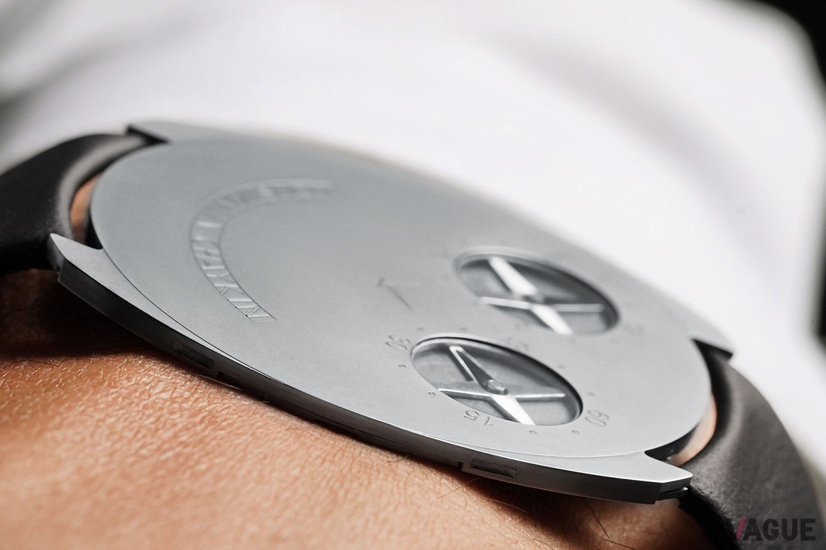 薄さ1.65mmを達成した「ThinKing（シンキング）」にもまたチャイキンのアイコニックなほほえみが