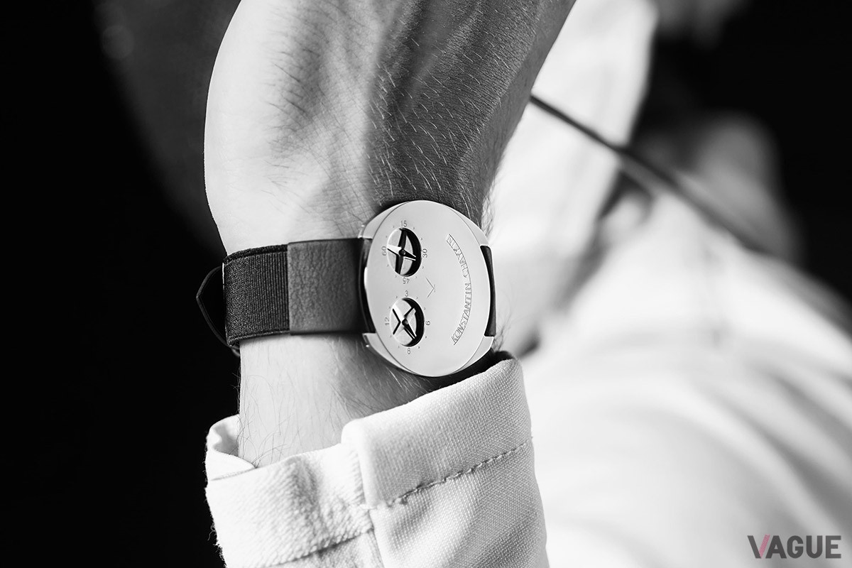 13.3g（ストラップを除く）という超軽量。仮にフェンシングの際に身につけても攻防を妨げることはないはず