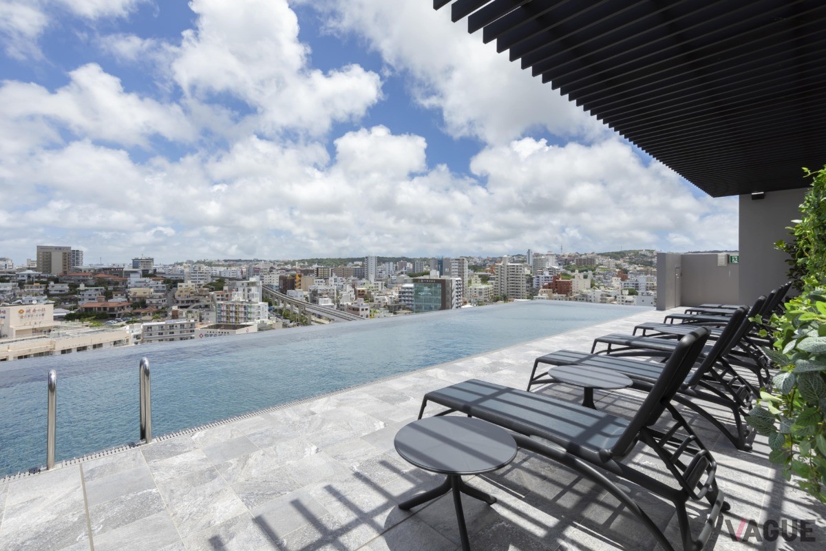 写真：ヒューイットリゾート那覇　インフィニティ・エッジ・プール