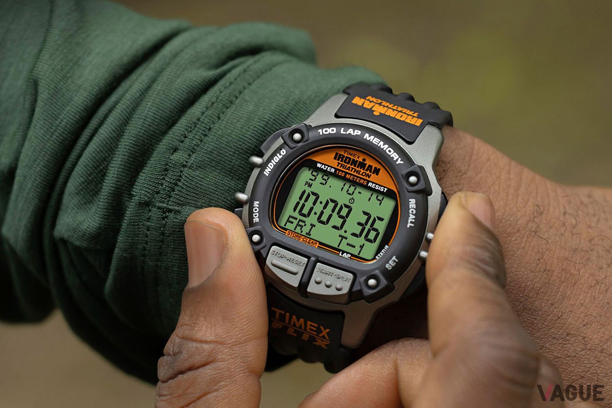 ケース径は42mm。文字盤、バンドにはアイアンマンのロゴも記される