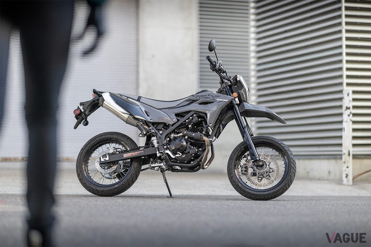 カワサキ新型「KLX230SM」