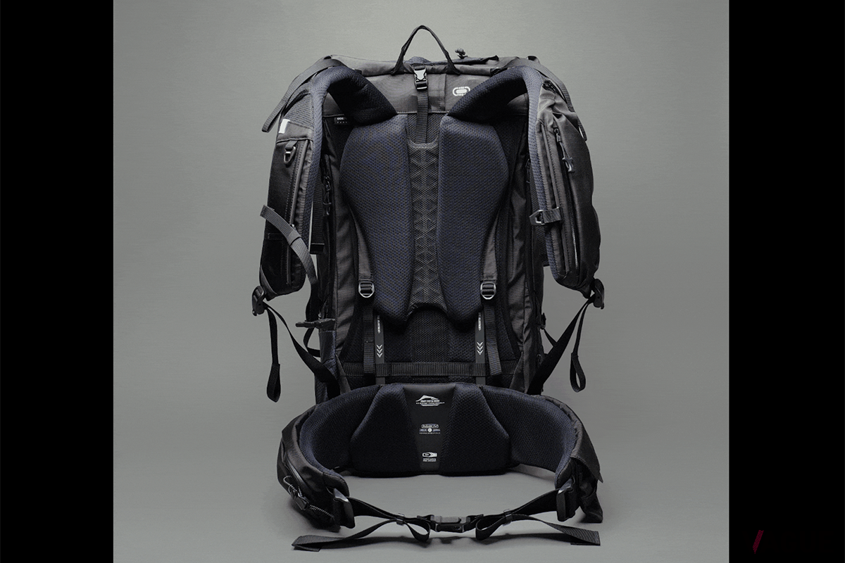 熱を発散させるオリジナル構造のComfy System Bridgeを搭載