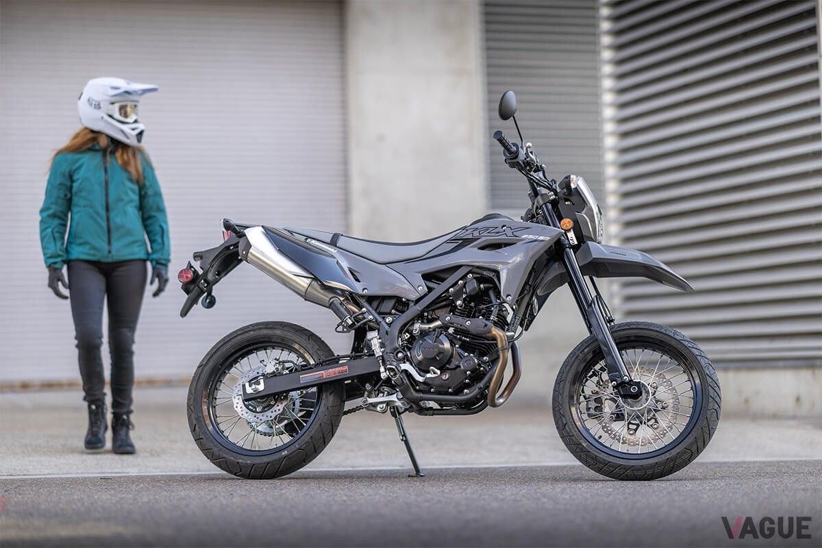 カワサキ新型「KLX230SM」