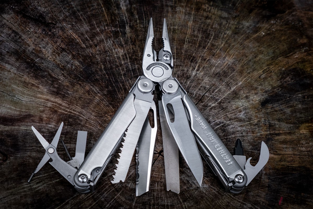 18種類の機能を盛り込んだ「WAVE+」は定番の「WAVE」に交換式ワイヤーカッターを搭載したアップグレードモデル