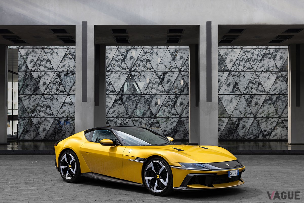 フェラーリ新型「ドーディチ チリンドリ」