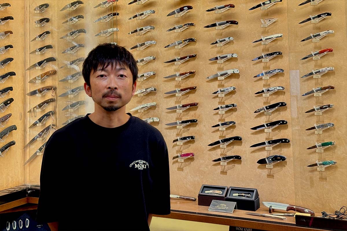 「バーグが完成したときは自信と不安がごちゃまぜで、告知はせずにオフィシャルウェブの通販ページでこっそりリリースしたんです」と話すモキナイフ代表の櫻井哲平さん