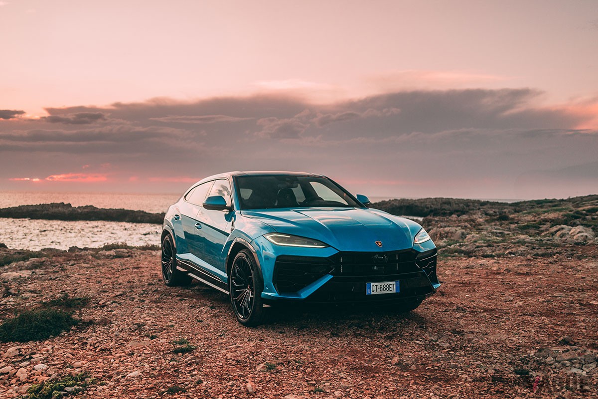 ランボルギーニ新型「ウルスSE」