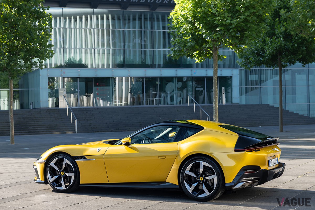 フェラーリ新型「ドーディチ チリンドリ」